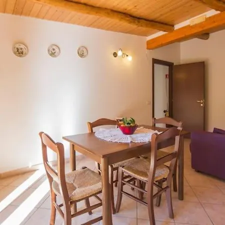 Vacanze Dalisa Castagno Con Parcheggio Apartment