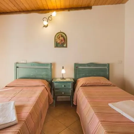 Apartment Vacanze Dalisa Castagno Con Parcheggio
